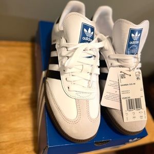 Brand new in box, never worn Adidas Samba OG Colour: white Size:Women’s US 9.
